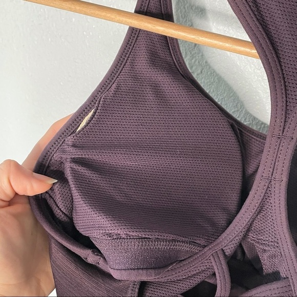 Athleta Tank Built I’m Bra size xs - Picture 5 of 7